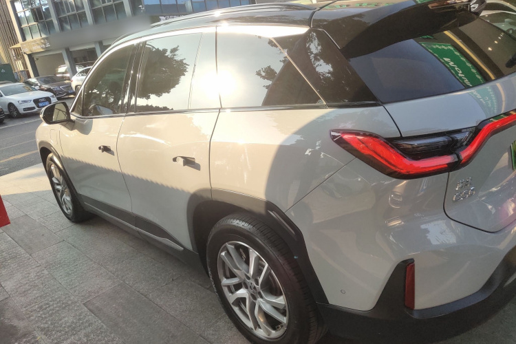 蔚来ES6 2020款 420KM 运动版车身外观6003