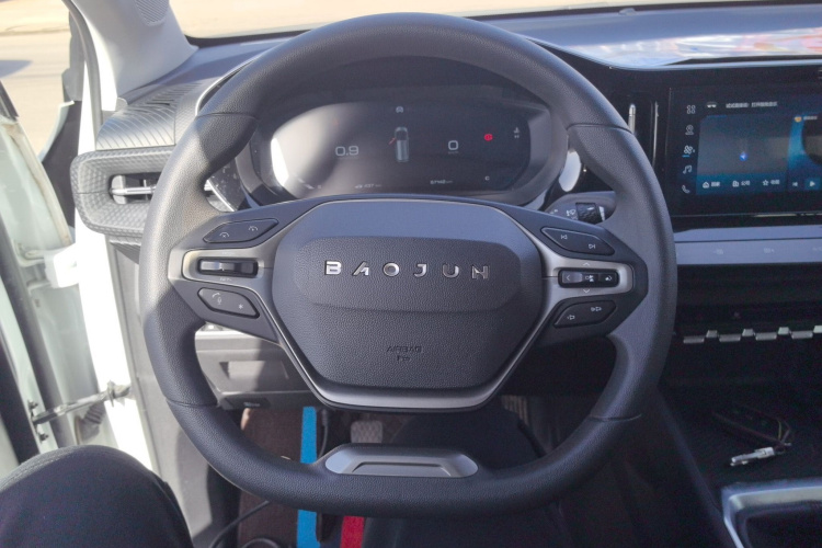 宝骏RM-5 2019款 1.5T 手动24小时在线精英型 6座中控内饰13