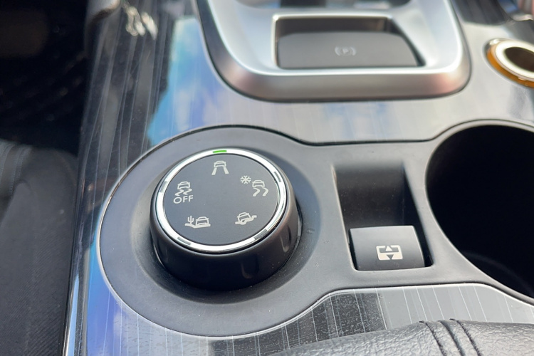 标致3008 2015款 1.6THP 自动经典版中控内饰7008