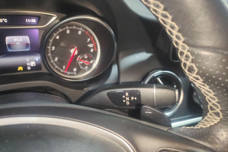 奔驰GLA 2018款 GLA 200 时尚型局部细节18