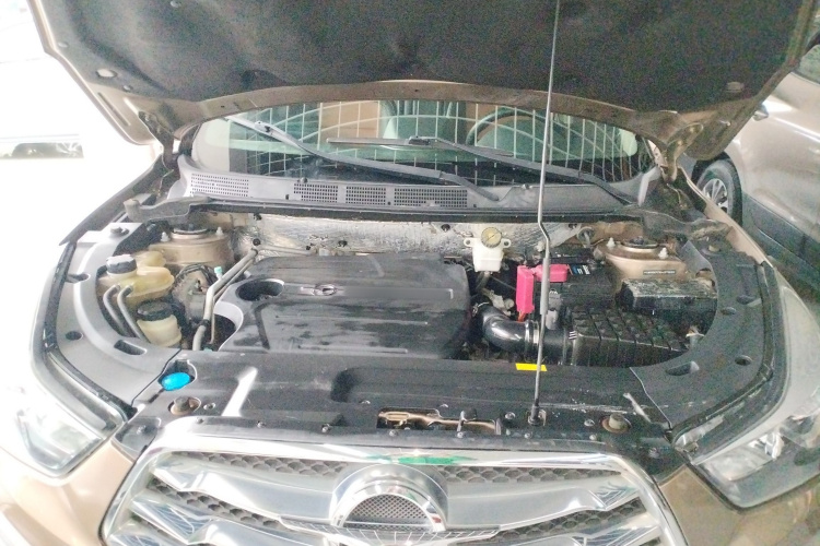 海马S5 2016款 1.5T CVT创享版机舱底盘24