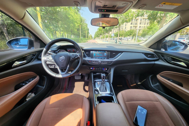 别克 君威 2019款 20T 精英型 国VI中控内饰7001