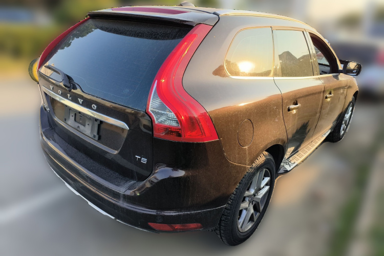 沃尔沃XC60 2017款 T5 智进版车身外观7