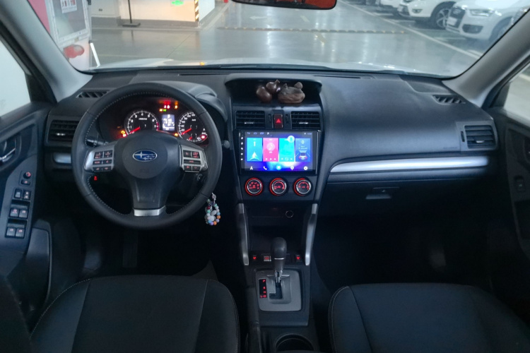 斯巴鲁 森林人 2014款 2.0i 自动豪华版中控内饰12