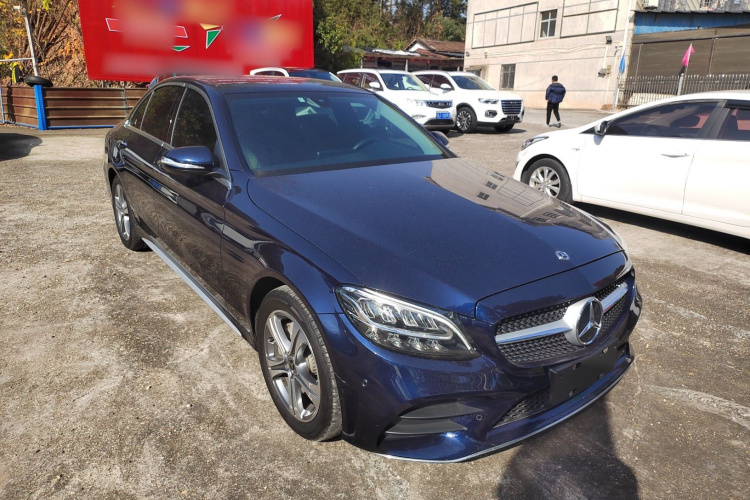 奔驰C级 2019款 C 260 L 运动版车身外观3