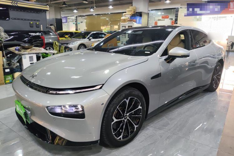 小鹏P7 2022款 625E车身外观1