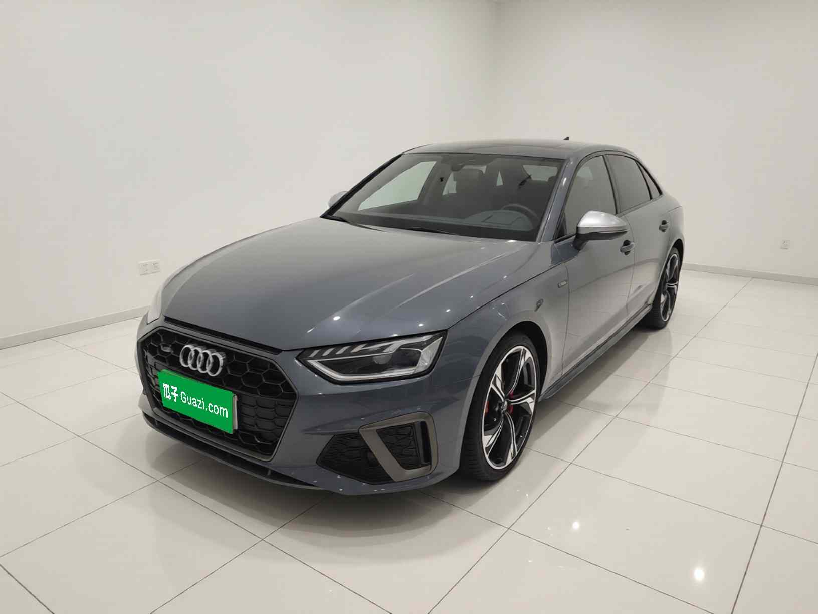 奥迪A4L 2022款 40 TFSI quattro RS套件燃速型(2)
