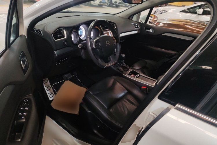 雪铁龙C4L 2016款 1.6T 自动精英型局部细节19