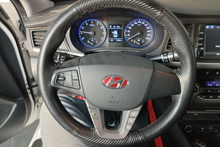 现代 名图 2017款 1.8L 自动智能型GLS 国V中控内饰13