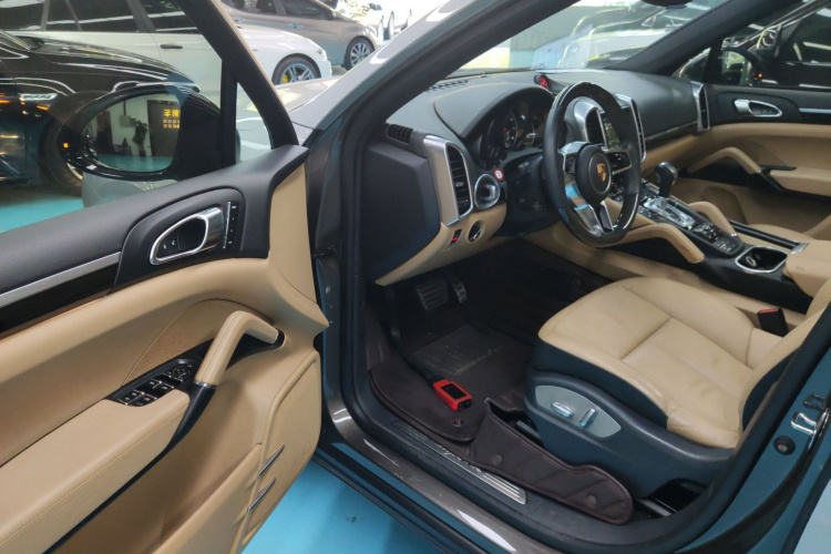 保时捷 2015款 Cayenne 3.0T中控内饰7003