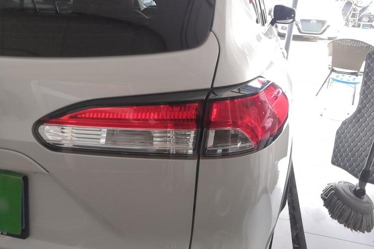 丰田 卡罗拉锐放 2023款 2.0L 先锋版车身外观6006