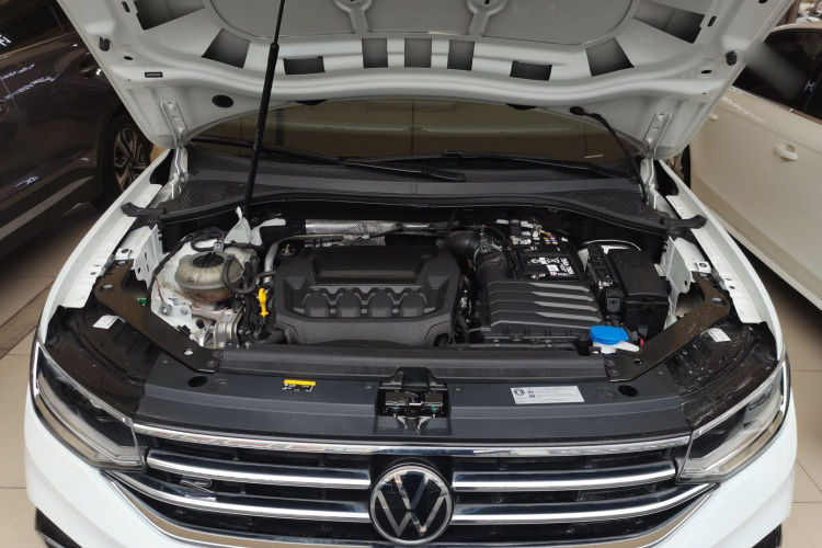 大众 途观L 2024款 330TSI 自动两驱R-Line越享版机舱底盘24