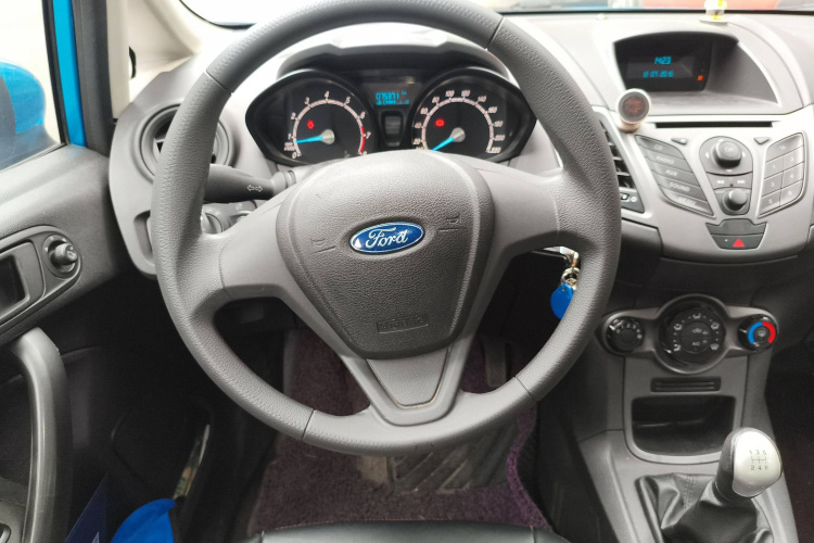 福特 嘉年华 2013款 三厢 1.5L 手动风尚型局部细节13