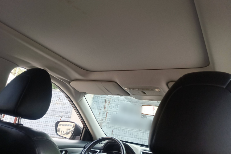 日产 奇骏 2015款 2.0L CVT舒适MAX版 2WD中控内饰22