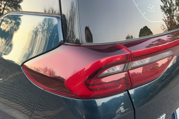 广汽传祺 传祺M6 2019款 270T DCT精英版（七座）国VI车身外观6010