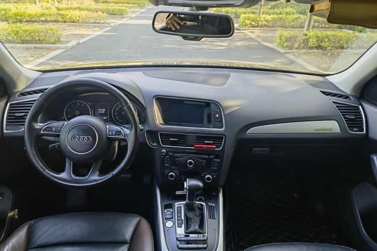 奥迪Q5 2017款 40 TFSI 技术型中控内饰7004