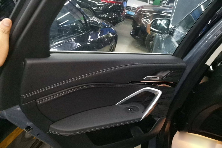 宝马X1 2023款 sDrive20Li X设计套装中控内饰7001