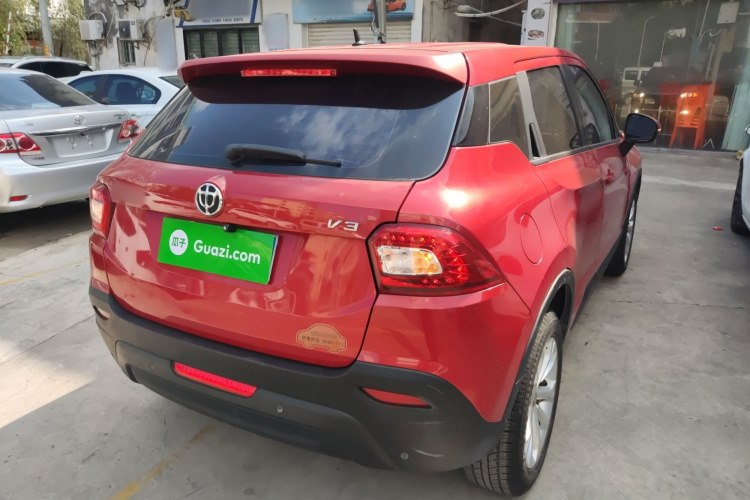 中华V3 2015款 1.5L 手动舒适型车身外观6006