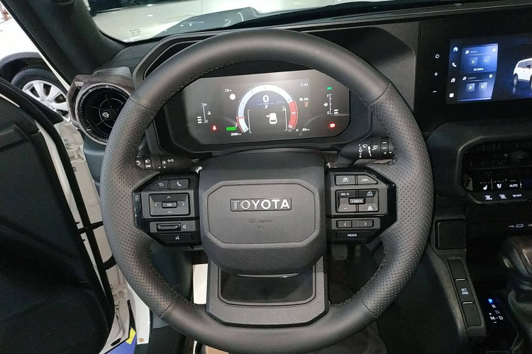 丰田 普拉多 2025款 2.4T 穿越BX版 5座中控内饰13