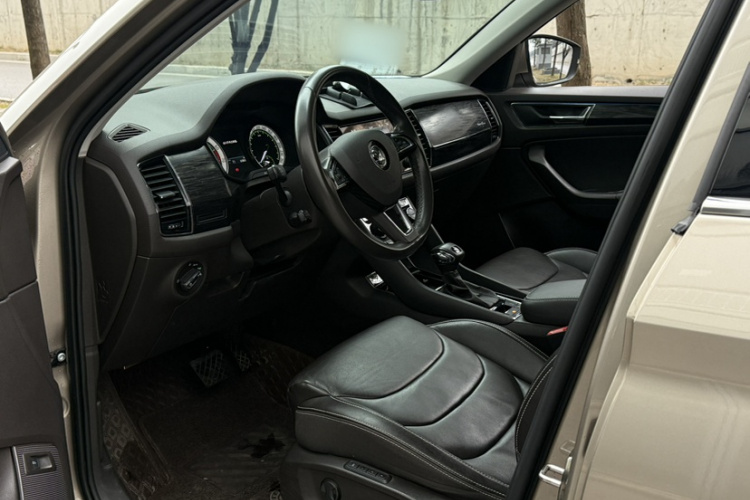 斯柯达 柯迪亚克 2018款 TSI380 7座四驱旗舰版中控内饰7003