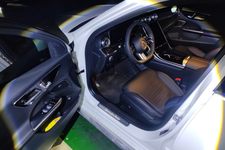 奔驰C级 2024款 改款二 C 260 L 运动版中控内饰20