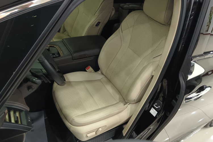 丰田 埃尔法 2024款 双擎 2.5L 臻享版中控内饰19