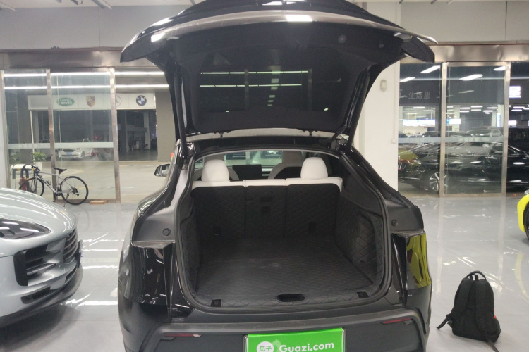 特斯拉 Model Y 2025款 后轮驱动 首发版机舱底盘23