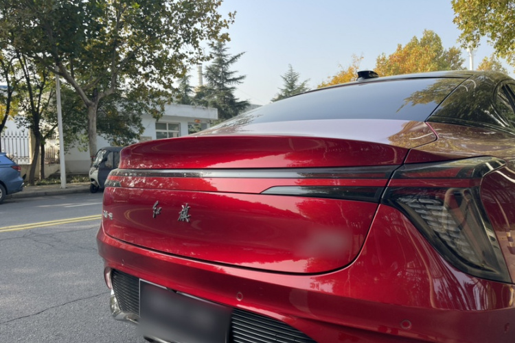 红旗H6 2023款 2.0T 致臻版车身外观6003