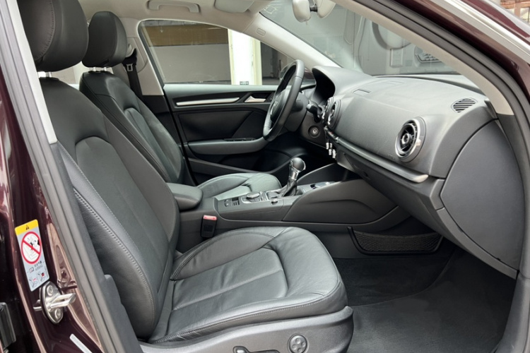 奥迪A3 2014款 Sportback 35 TFSI 自动舒适型中控内饰7003