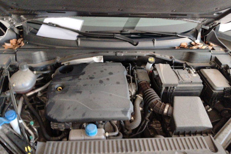 长安UNI-T 2023款 第二代 1.5T 尊贵型机舱底盘24