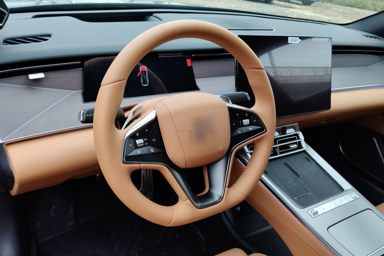 比亚迪 汉L 2025款 DM-p 四驱激光雷达旗舰型中控内饰13