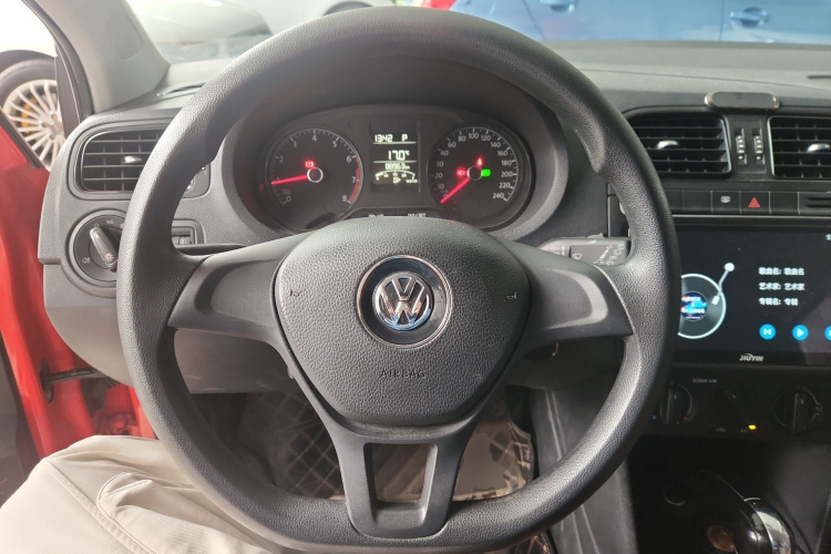 大众 Polo 2016款 1.4L 自动风尚型中控内饰13