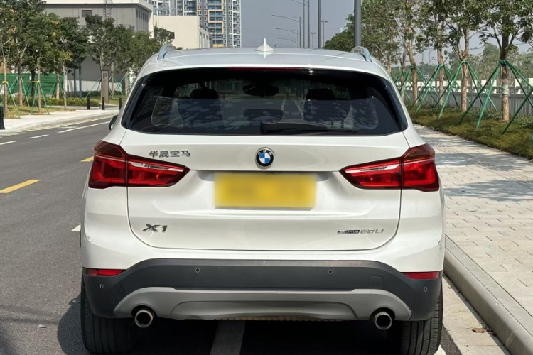 宝马X1 2018款 sDrive20Li 领先型车身外观6008