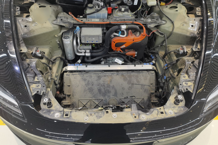 特斯拉 Model 3 2023款 长续航全轮驱动版机舱底盘24