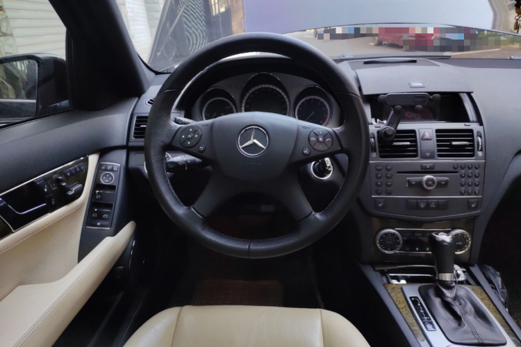 奔驰C级 2010款 C 200 CGI 时尚型中控内饰13