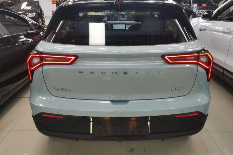 吉利几何E萤火虫 2022款 401KM 霹雳虎 4座车身外观6
