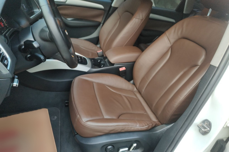 奥迪Q5 2015款 40 TFSI 技术型局部细节19