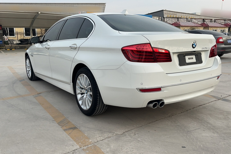 宝马5系 2014款 525Li 豪华设计套装车身外观6005