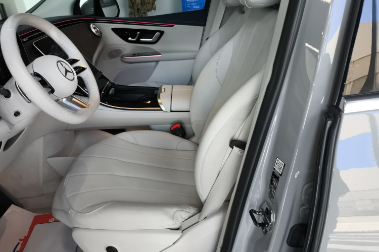 奔驰EQE SUV 2023款 350 4MATIC 先锋版局部细节19