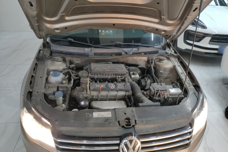大众 宝来 2014款 1.6L 自动舒适型机舱底盘24