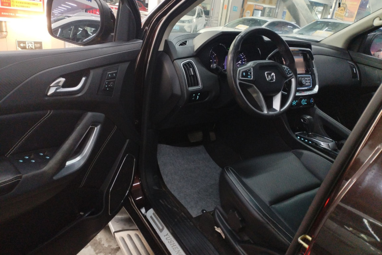 江铃 驭胜S350 2016款 2.0T 自动两驱汽油豪华版5座中控内饰20