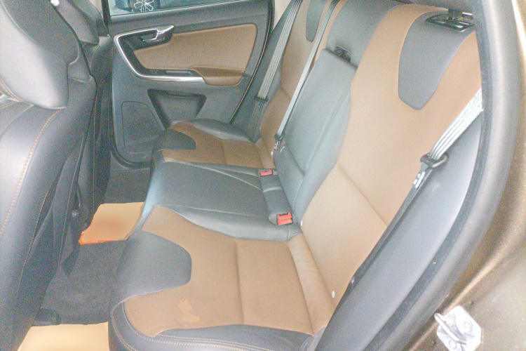 沃尔沃XC60 2015款 T5 AWD 智远版中控内饰21