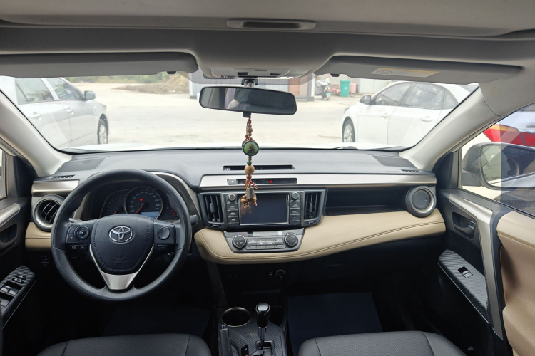 丰田 RAV4荣放 2015款 2.0L CVT两驱风尚版中控内饰7004