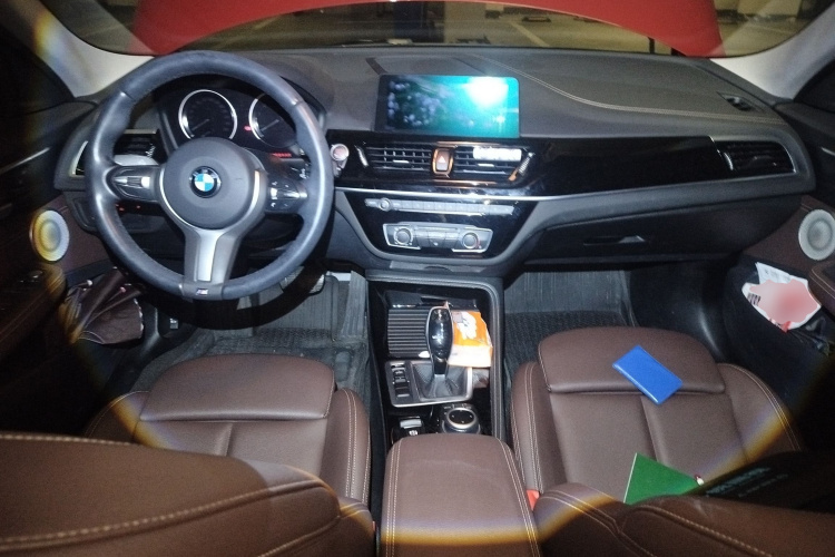 宝马1系 2021款 120i M运动曜夜版中控内饰12