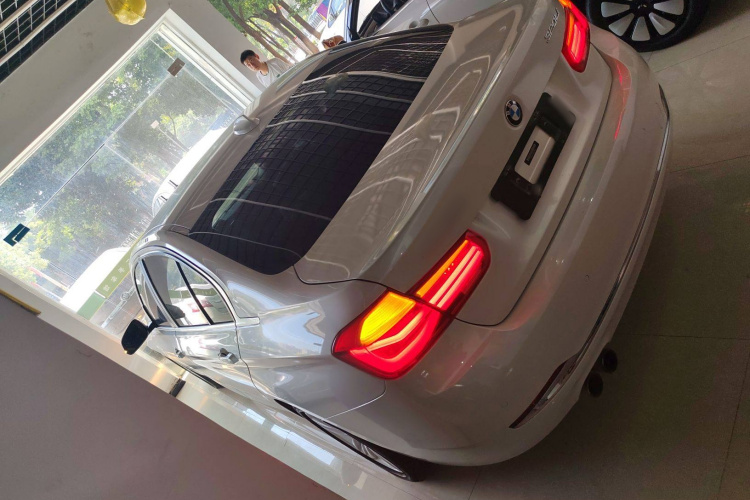 宝马3系 2017款 320Li 时尚型车身外观4