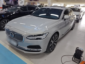 沃尔沃S90新能源 2023款 T8插电式混合动力 四驱长续航智雅豪华版
