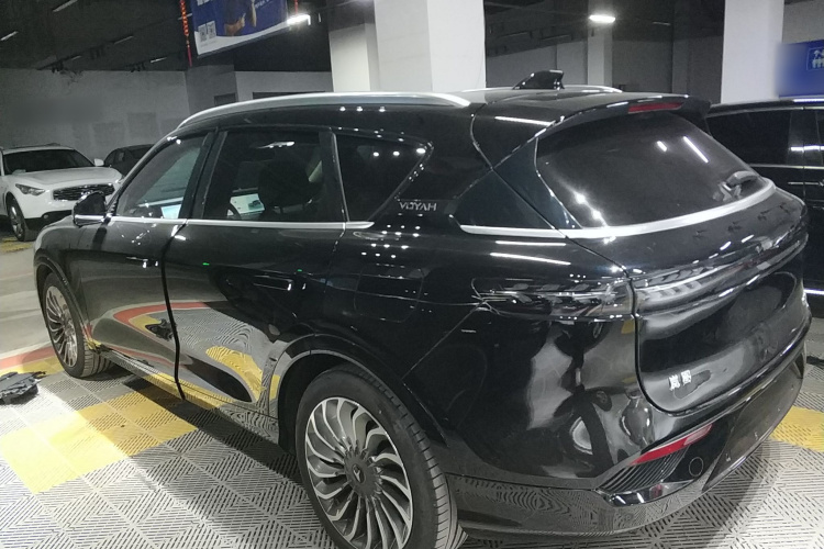 岚图汽车 岚图FREE 2021款 四驱标准增程专属豪华套装车身外观4