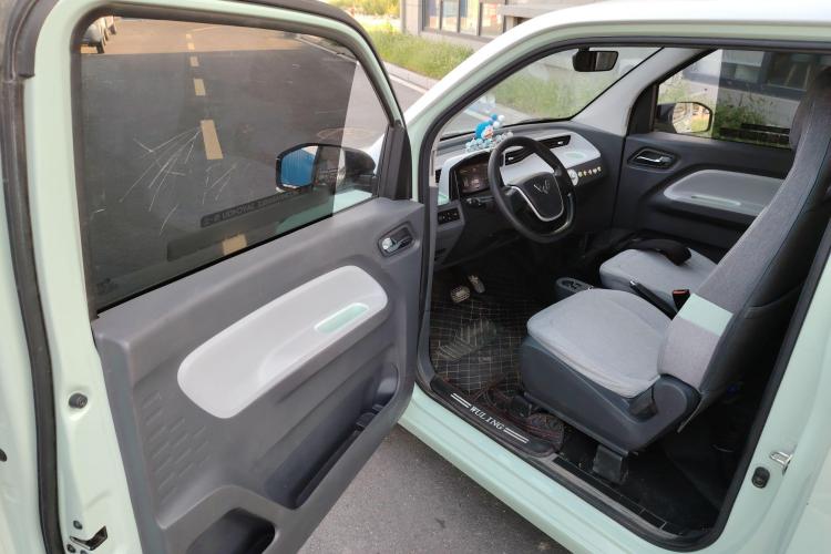 五菱汽车 宏光MINIEV 2021款 马卡龙时尚款 磷酸铁锂中控内饰7003