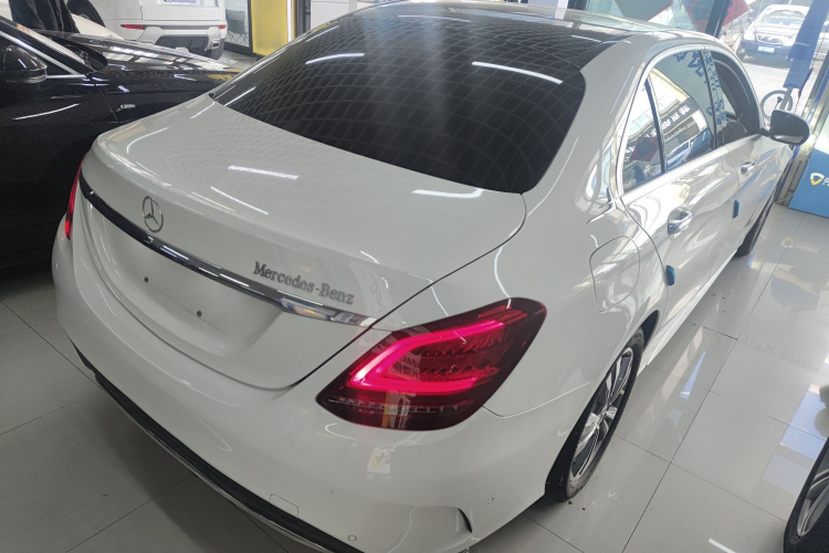奔驰C级 2021款 C 200 L 时尚型运动版车身外观7