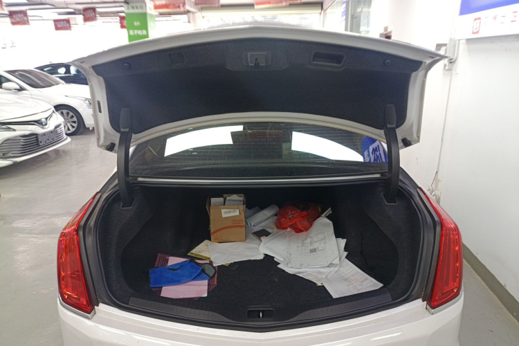 凯迪拉克CT6 2016款 28T 精英型机舱底盘23